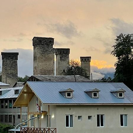 Tetne Qor Guesthouse Mestia Esterno foto