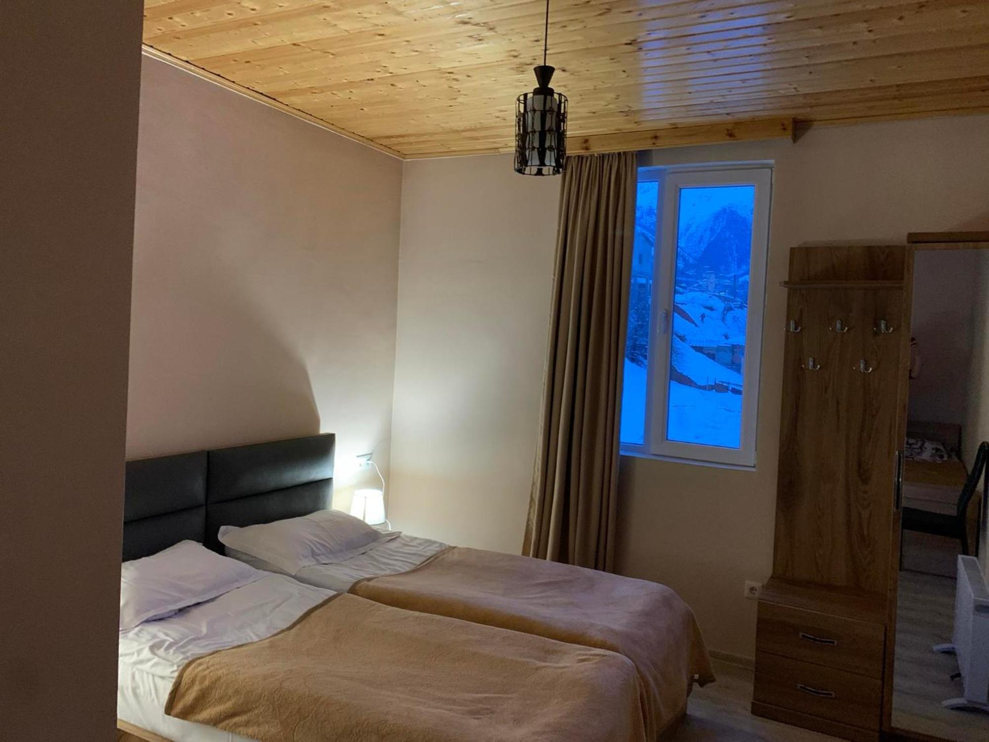 Tetne Qor Guesthouse Mestia Esterno foto
