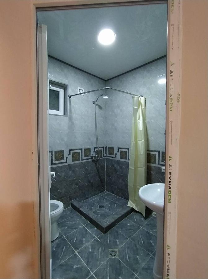 Tetne Qor Guesthouse Mestia Esterno foto